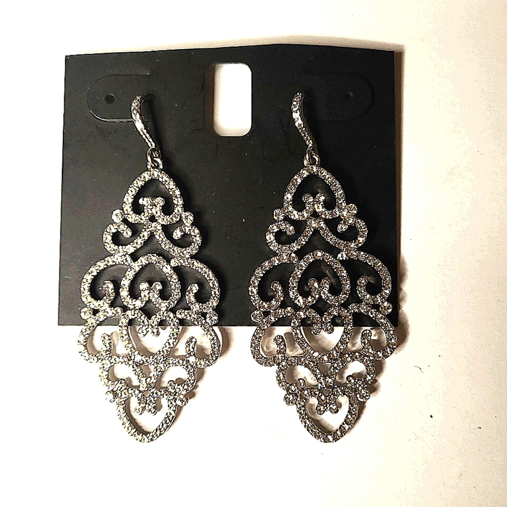 NWT Gorgeous, sparkly dangle party earrings with decorative filigree